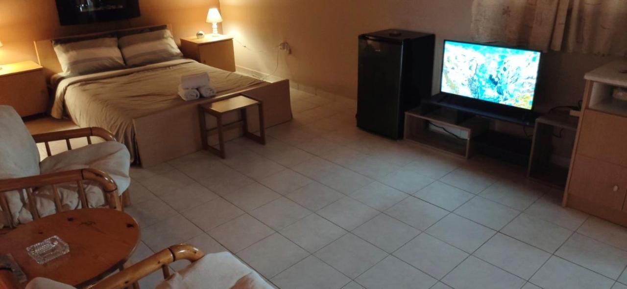 Penthouse Studio Next To The Sea Salamine Extérieur photo